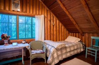 Romantic Log Cabin Rental with Hot Tub near Mount Hood, Oregon - 2