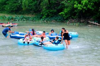 Fun-Filled Glamping Adventure by the San Marcos River: Luxurious Safari Tent near Kingsbury, Texas, Perfect for Families - 2