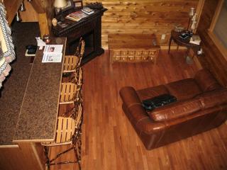 Rustic Log Cabin For a Group Getaway near Lake Cumberland in Kentucky - 7
