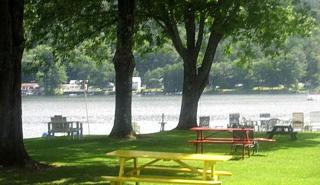 Lakefront Accommodation with Access to Outdoor Activities in Wells, Vermont - 3
