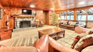 Nature's Hideaway: Cabin Retreat to Unwind from Gatlinburg's Crowds - 9