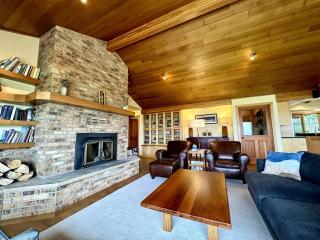 Elegant Vacation Home with Aspen Grove & Mountain Views near Ennis Lake in McAllister, Montana - 7