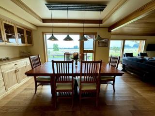 Elegant Vacation Home with Aspen Grove & Mountain Views near Ennis Lake in McAllister, Montana - 8