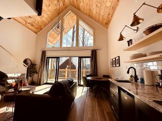 Delightful Cottage Ideal for Small Groups in Sevierville, Tennessee - 8