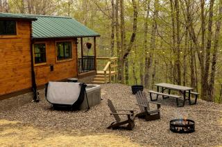 Cozy Log Cabin with a Hot Tub near Seneca Rocks, West Virginia - Perfect for a Romantic Glamping Getaway to the Mountains - 3