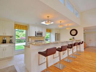 Incredible Villa Rental with a Hot Tub, a Swimming Pool, and Tennis Courts in the Hamptons, New York - 8