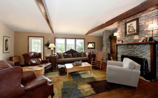 Country Cottage Getaway with a Deck near Lexington, Kentucky - 9