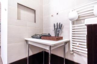 Cozy 2BR City Retreat Prime Central Location - 2