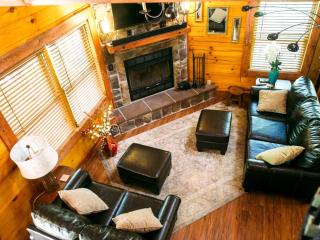 Log Cabin Rental with a Porch near Shenandoah National Park, Virginia - 8