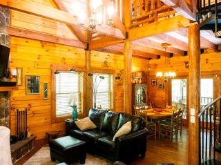 Log Cabin Rental with a Porch near Shenandoah National Park, Virginia - 2