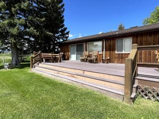 Charming Riverside Vacation Rental with Scenic Mountain Views near Ennis, Montana - 0