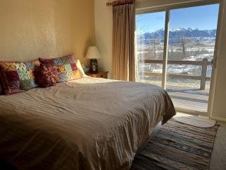 Charming Riverside Vacation Rental with Scenic Mountain Views near Ennis, Montana - 5