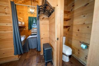 Nature Lovers Cabin with Spectacular Views of the Great Smoky Mountains, Tennesse - 3
