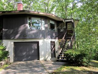 Charming Cottage Rental with Panoramic Views near Grandfather Mountain in North Carolina - 0
