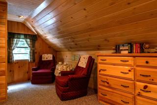 Charming Appalachian Mountain Cabin for Glamping near the Nantahala River - 9