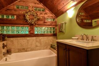 Charming Appalachian Mountain Cabin for Glamping near the Nantahala River - 7