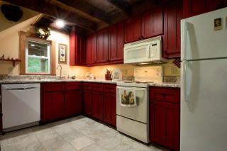 Charming Appalachian Mountain Cabin for Glamping near the Nantahala River - 2