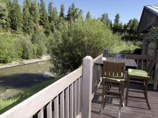 Rustic Riverside Cabin Situated Amid the Mountains of Chromo, Colorado - 4