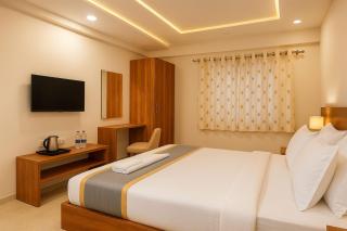 Hotel Vaidik Vedas Suites At Ram Mandir Ayodhya - 1