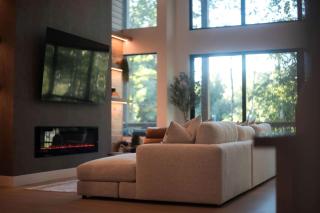 Luxury Mountain Retreat with Hot Tub Near Lake Hartwell & Clemson, SC - 3