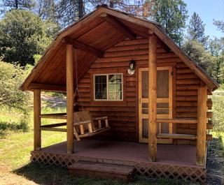 Four-Person Log Cabin Rental for Family-Friendly Getaway near Yosemite, California - 0