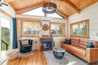 Cozy Cabin Near Great Smoky Mountains National Park, Tennessee - 9