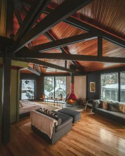 Imaginative Octogonal Glass Treehouse on Seven Private Acres near Great Barrington, MA - 5