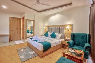 Kasauli View Resort # Parking # lift # Garden # Restaurant # Open Terrace # On Road Location - 0