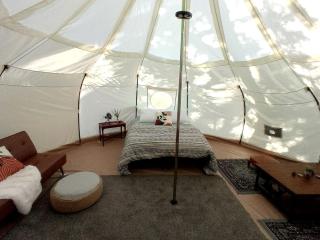 Charming Lakefront Bell Tent Perfect for a Romantic Escape in Wisconsin - 4