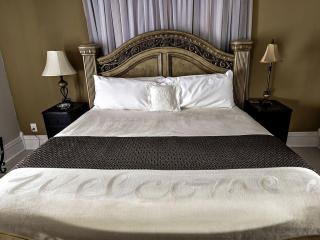Charming Weekend Getaway Located on a Vineyard near Cleveland, Ohio - 8