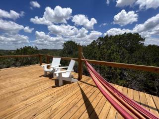 Relaxing Yurt Perfect for Couples in Dripping Springs, Texas - 6