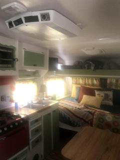 Adorable Vintage Trailer for Weekend Getaway from Lakeside Village, Texas - 6