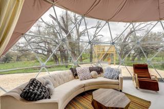 Amazing Glamping Getaway under the Stars: Luxurious Dome Rental in Lampasas, Texas - 9