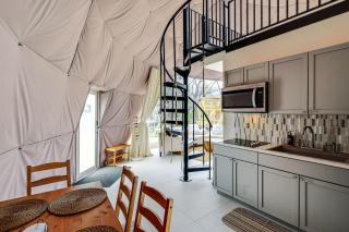 Amazing Glamping Getaway under the Stars: Luxurious Dome Rental in Lampasas, Texas - 2