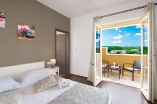 Villa Coridigo - Unique High Position, Panorama Nature View, Cozy Dining Terrace, Fenced Property - 5