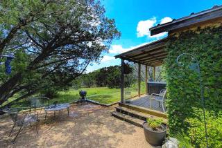 Romantic Cabin Retreat with a Private Hot Tub and Pool in Wimberley, Texas - 7