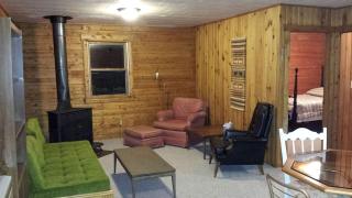 Charming Cabin Rental with Private Front Deck near Bangor, Maine - 9