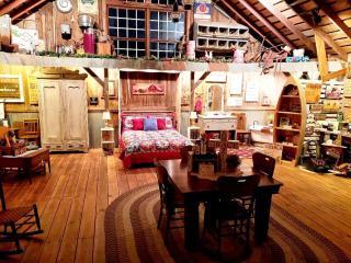 Restored Barn Rental near Milford, Nebraska - 7