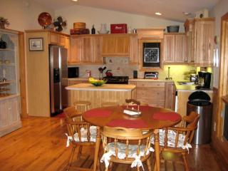 Lakefront Cottage with a Private Dock near Ocala National Forest in Orange Springs, Florida - 8