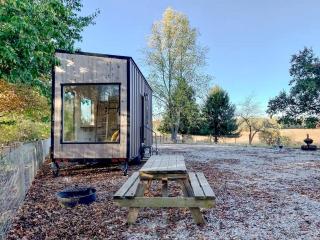Cozy Tiny House on a Farm in Fredericksburg, Indiana - Perfect Romantic Glamping Destination - 0