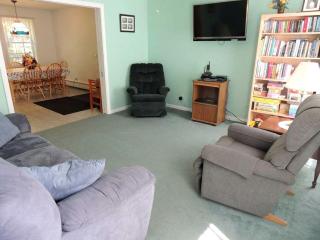 Charming Family-Friendly Cabin near Acadia National Park in Southwest Harbor, Maine - 9