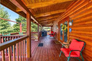 Charming Log Cabin Perfect for Families in Sevierville, Tennessee - 9