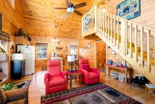 Charming Log Cabin Perfect for Families in Sevierville, Tennessee - 8