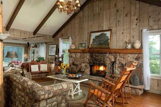 Romantic Country Getaway with Wood-Burning Fireplace near Houston, Texas - 5