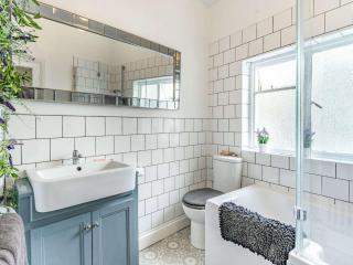 3 Bed in Tenby 86625 - 1