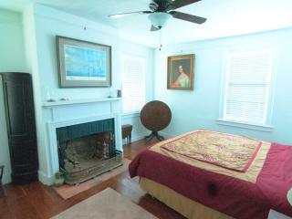 Family-Friendly Waterfront Getaway with a Swimming Pool and Dock in Cambridge, Maryland - 1