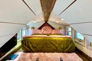 Magical Tiny House with a Hot Tub for Zion National Park Getaways - 8