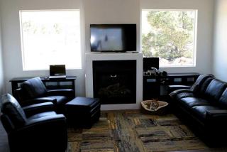 Desert Cabin Rental with Beautifully Furnished Patios near Capitol Reef National Park - 2