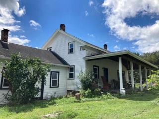 Lovely Farmhouse Cabin with Incredible Landscape Views in New York - Worcester - 0