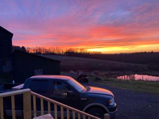 Lovely Farmhouse Cabin with Incredible Landscape Views in New York - Worcester - 1